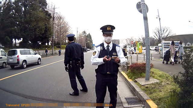 照会中の警察官